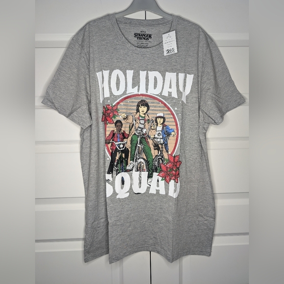 Netflix Other - NWT Mens XXL Netflix Stranger Things 'Holiday Squad' Grey T-shirt Short Sleeve